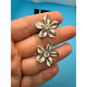 Vintage‎ Bugbee & Niles BN Silver Tone Enamel Flower Screw Back Earrings